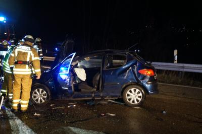 Esslingen: Pkw ueberschlagen- keine Verletzten